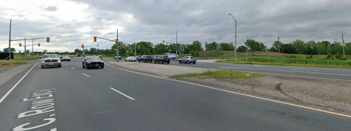Windsor police reporting multiple collisions at E.C. Row Expressway and Banwell Road intersection
