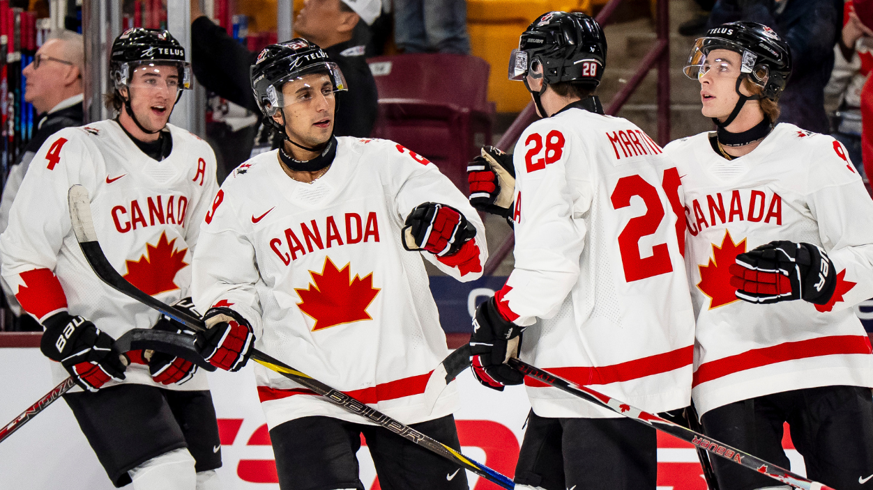 MacKenzie scores winner as Canada escapes wild opener with win over Czechia