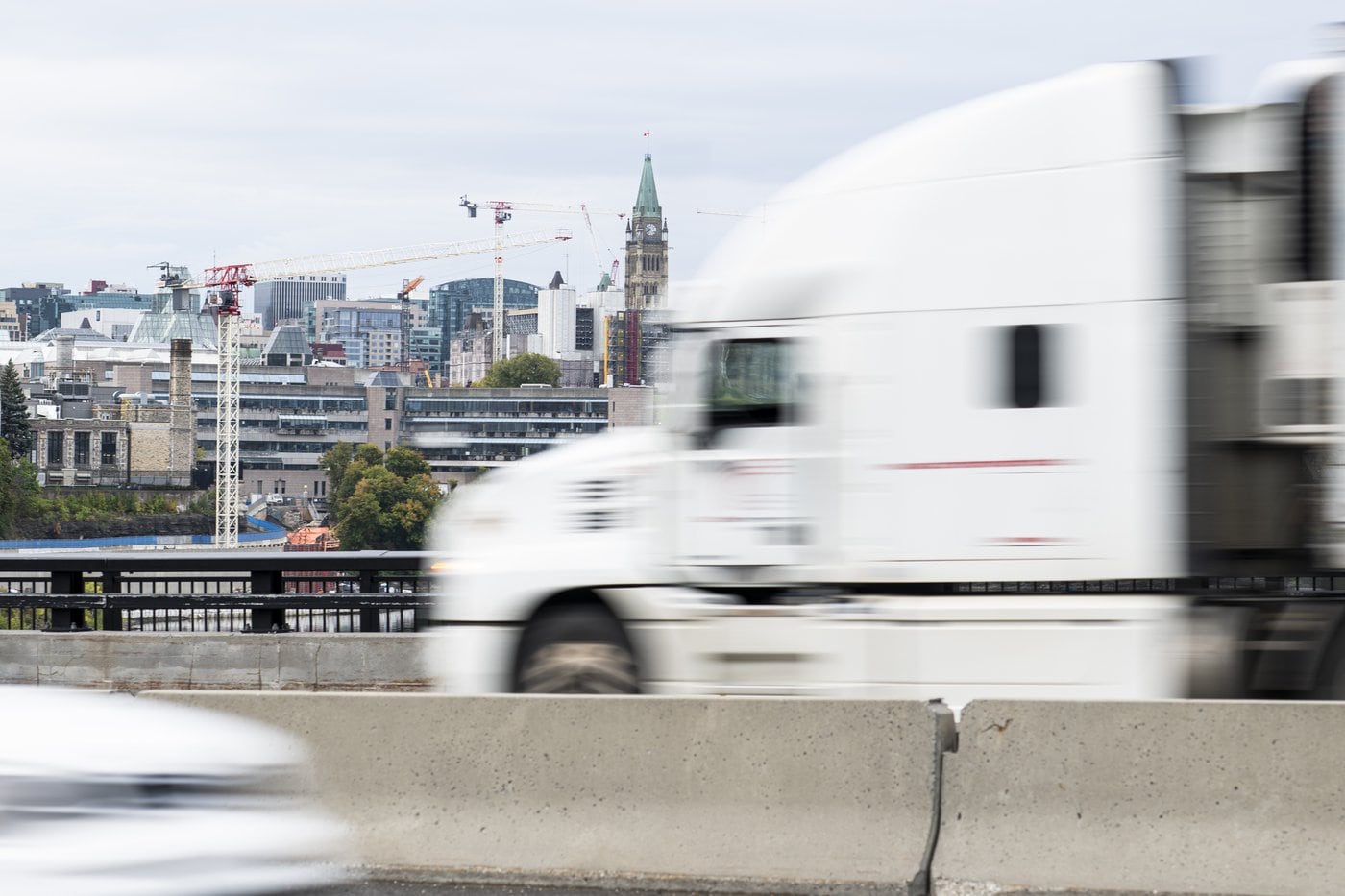 Canadian truck dealers warn they can’t buy new models until feds fix paperw