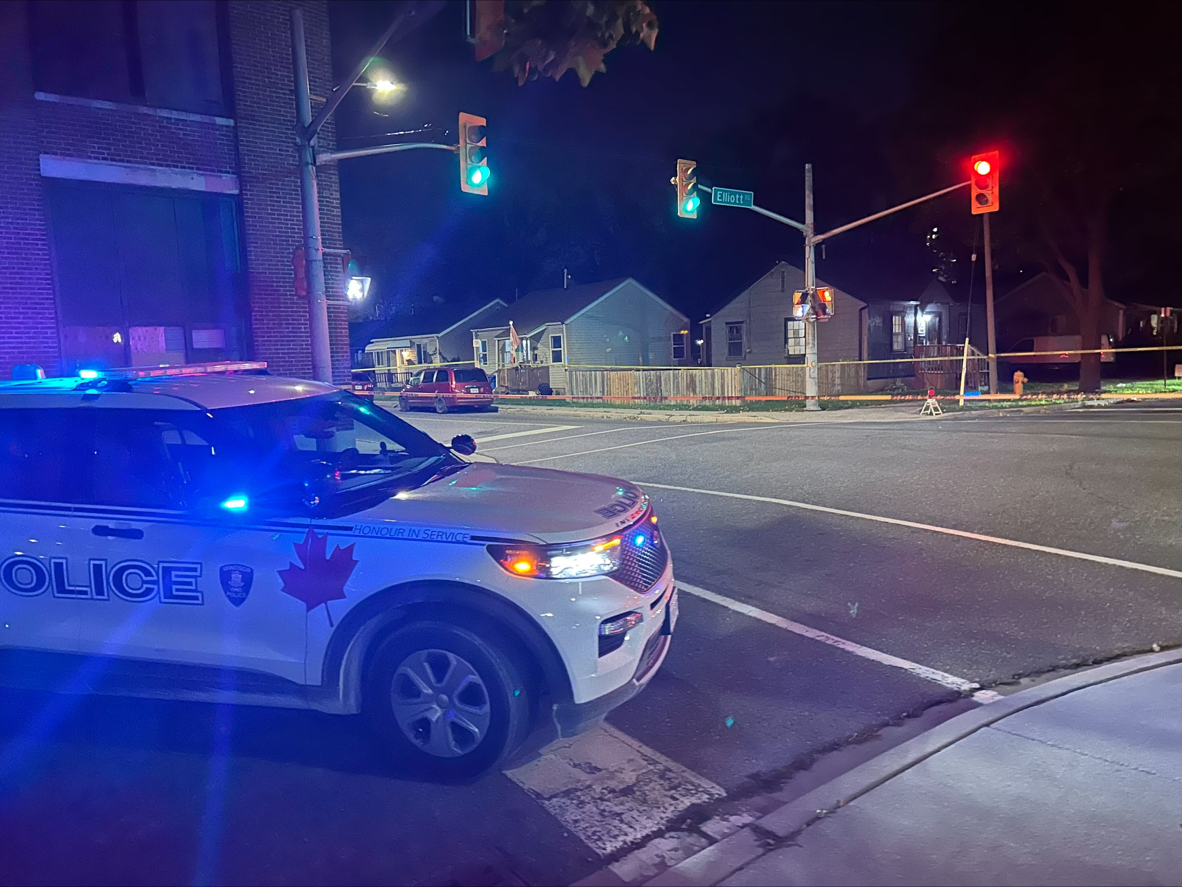 Elliott Street East and McDougall Avenue closed after collision