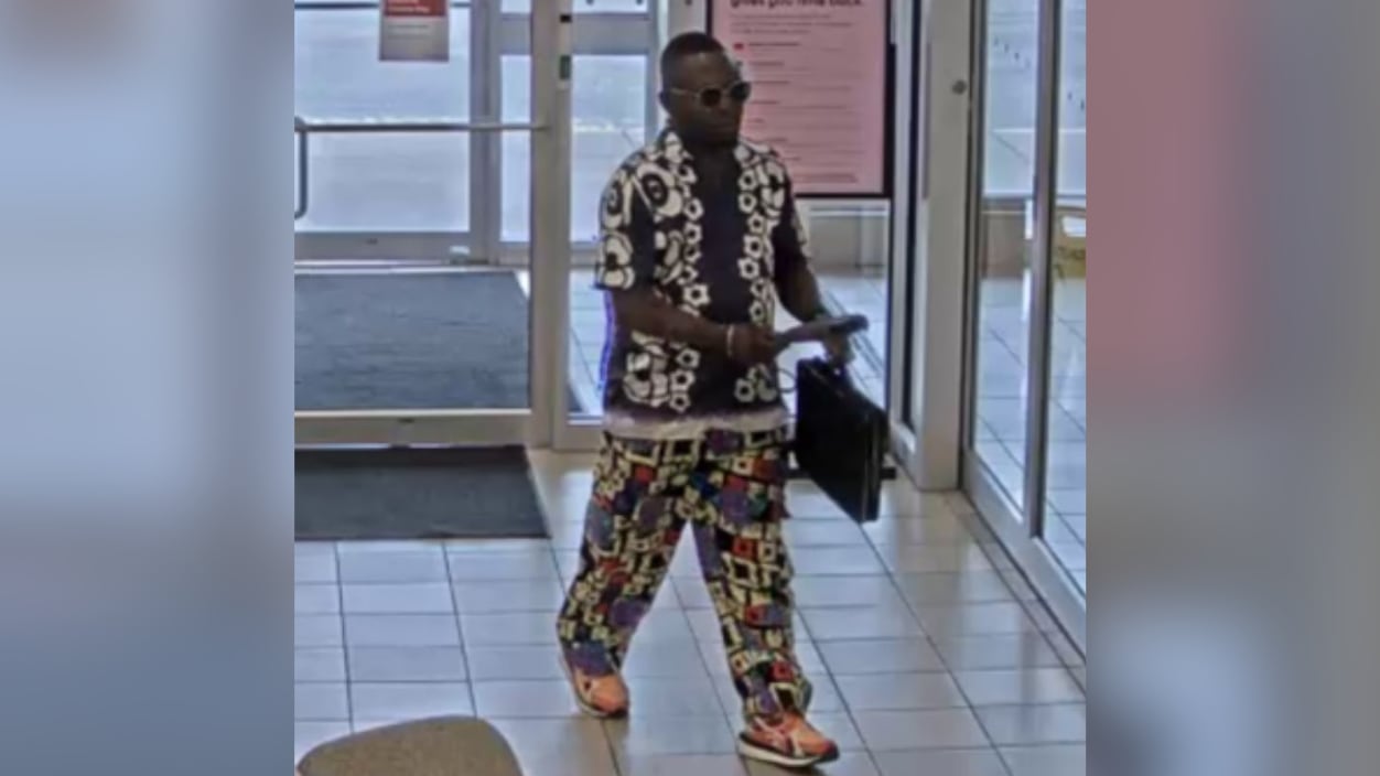 Suspect sought after attempted bank fraud in Windsor