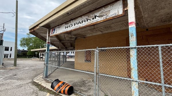 Windsor to regain downtown bus depot lands after university exits deal